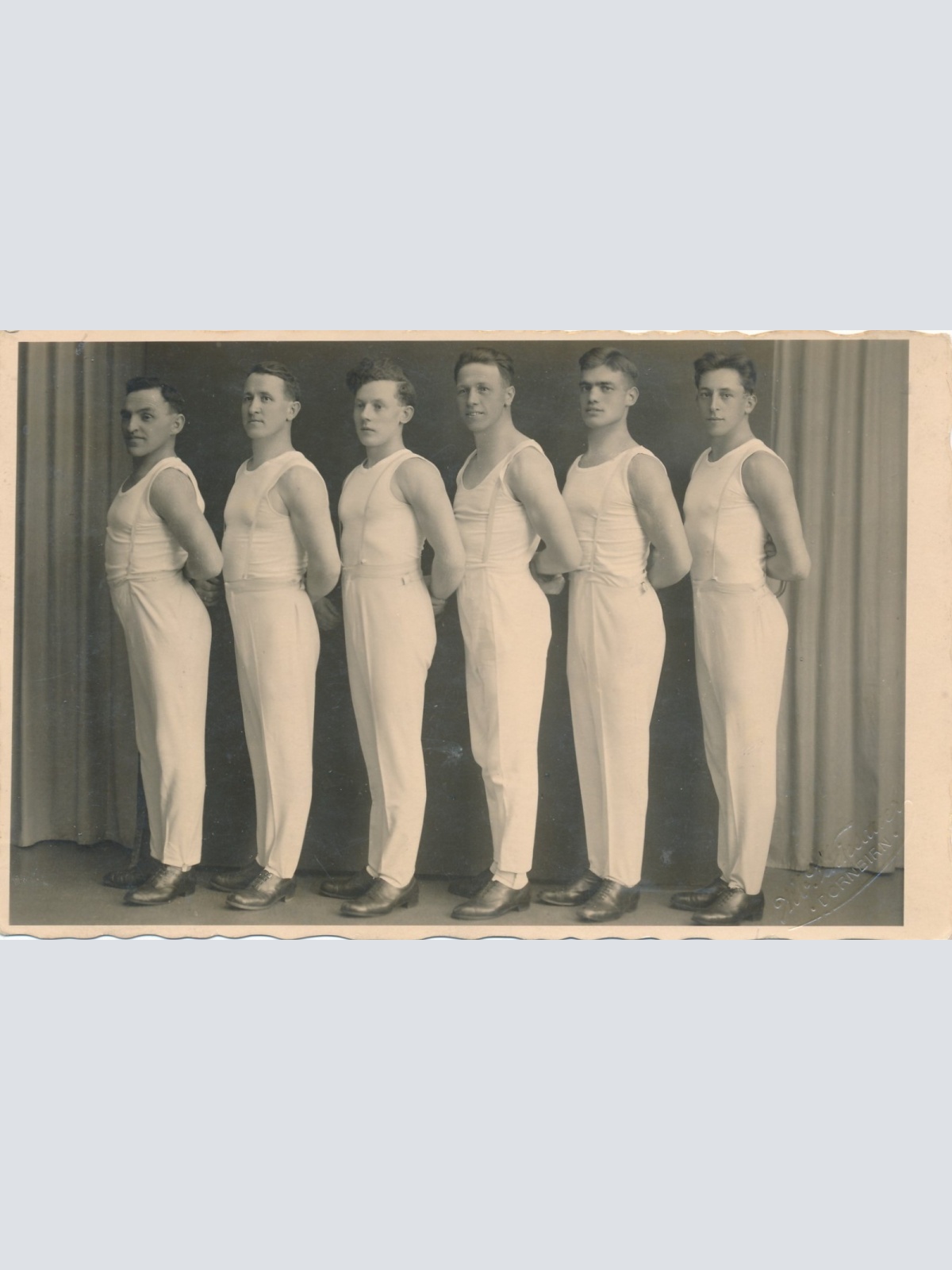 AK Annodazumals von sechs Turnern mit Namen auf Rückseite Ansichtskarte (15780)