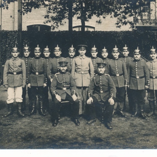 AK Mannschaftsfoto von Soldaten Ansichtskarte (15737)