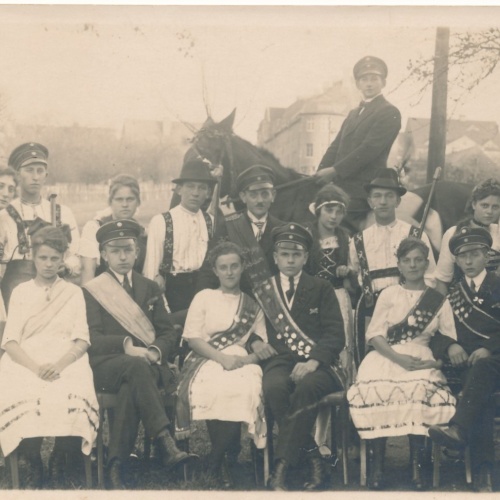 AK Annodazumals Pärchen Gruppenfoto Ansichtskarte (15759)