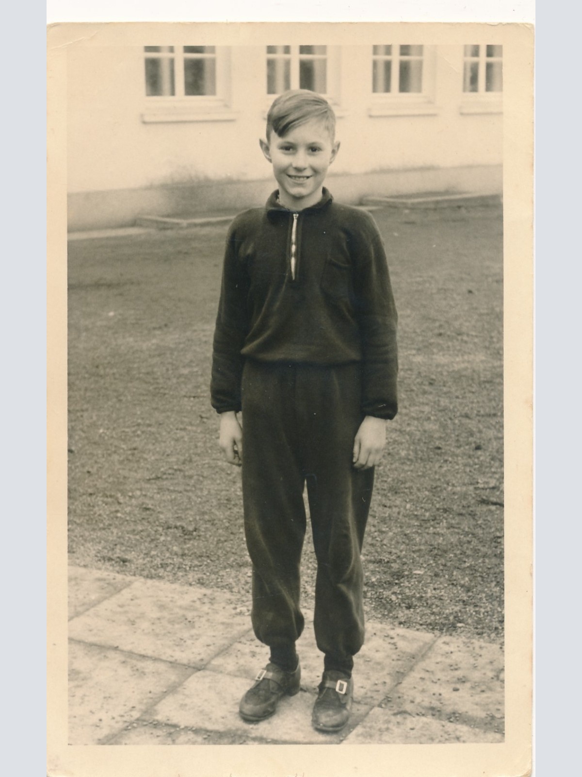 AK Annodazumals von einem Jungen 1950 Ansichtskarte (15769)