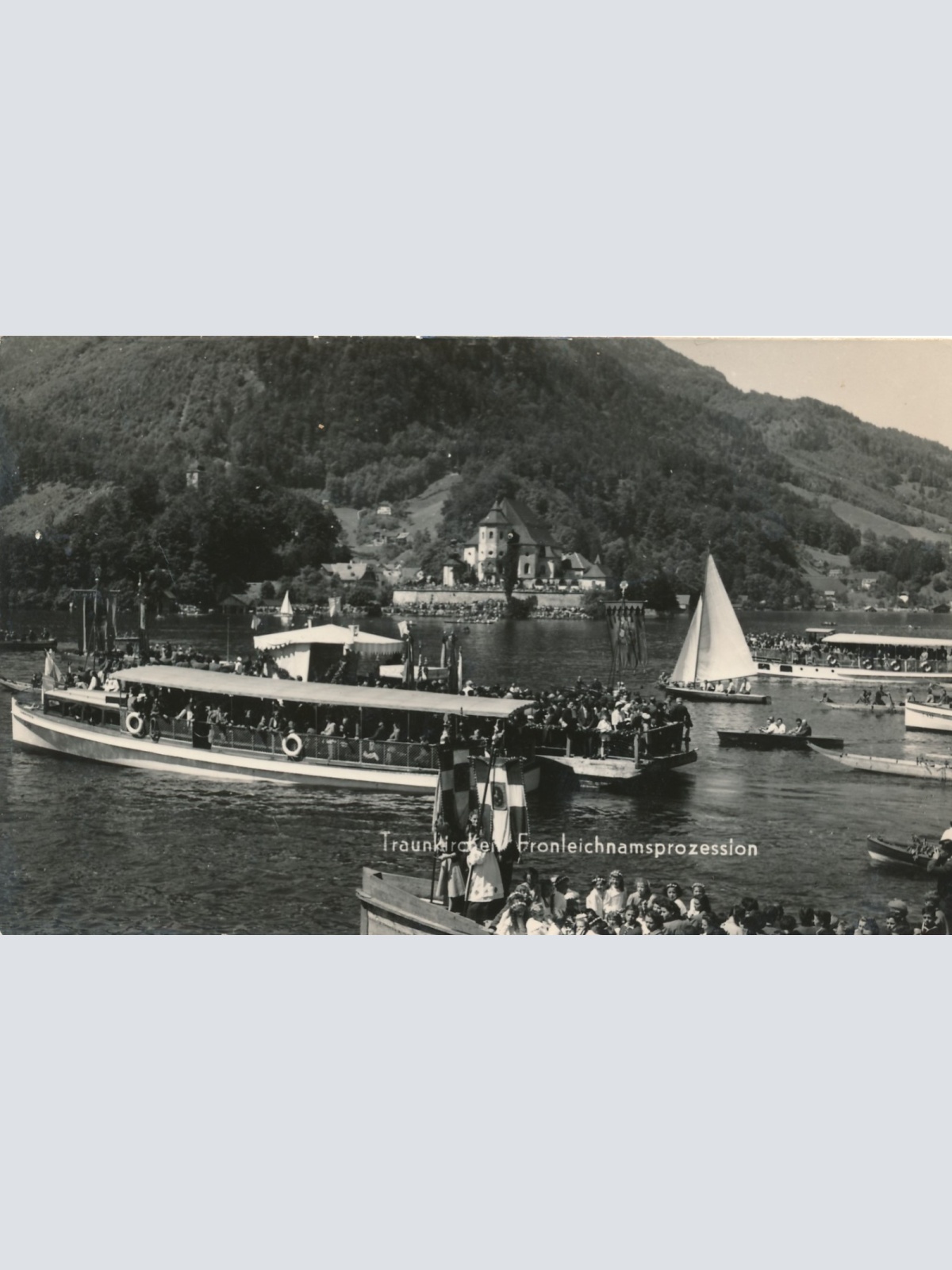 AK aus Traunkirchen Fronleichnamsprozession Oberösterreich Ansichtskarte (15409)