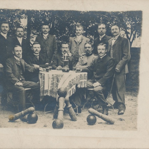 AK Annodazumals Männerrunde am Tisch Ansichtskarte (16599)