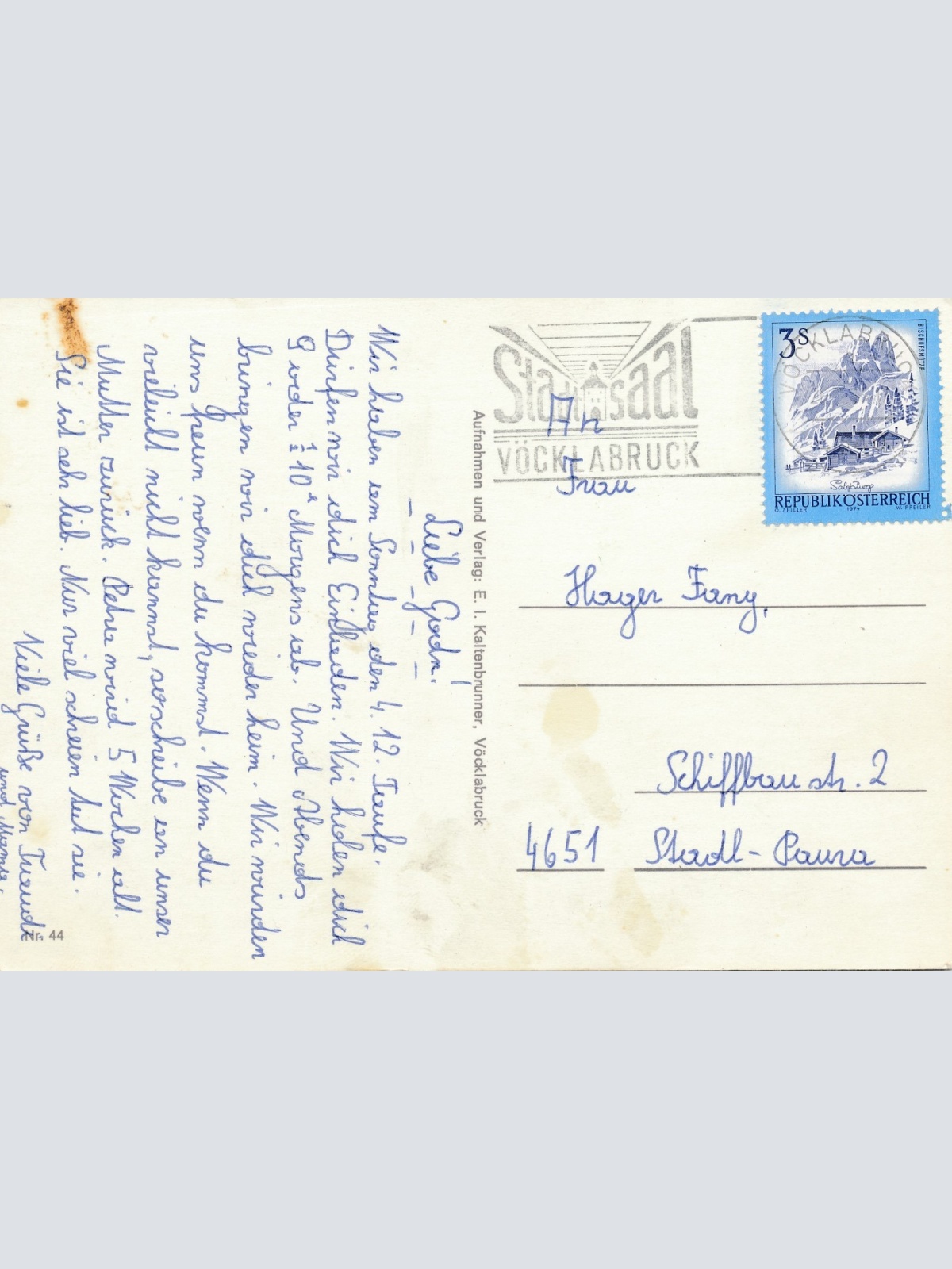 AK aus Vöcklabruck Stadtplatz mit Oldtimer Oberösterreich Ansichtskarte (16673)