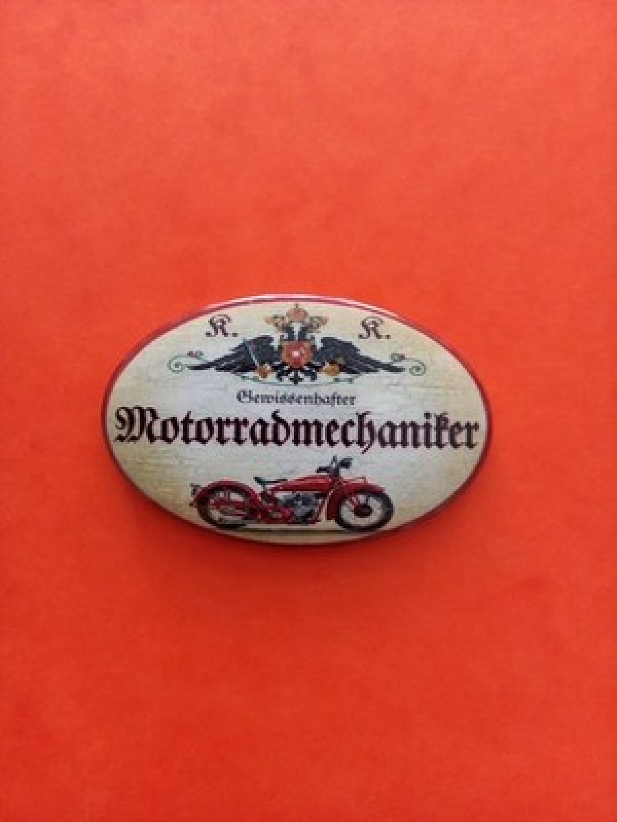 Nostalgie KuK Flaschenöffner Magnet Gewissenhafter Motorradmechaniker