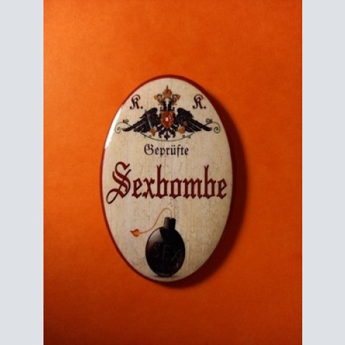 Nostalgie KuK Flaschenöffner Magnet Geprüfte Sexbombe