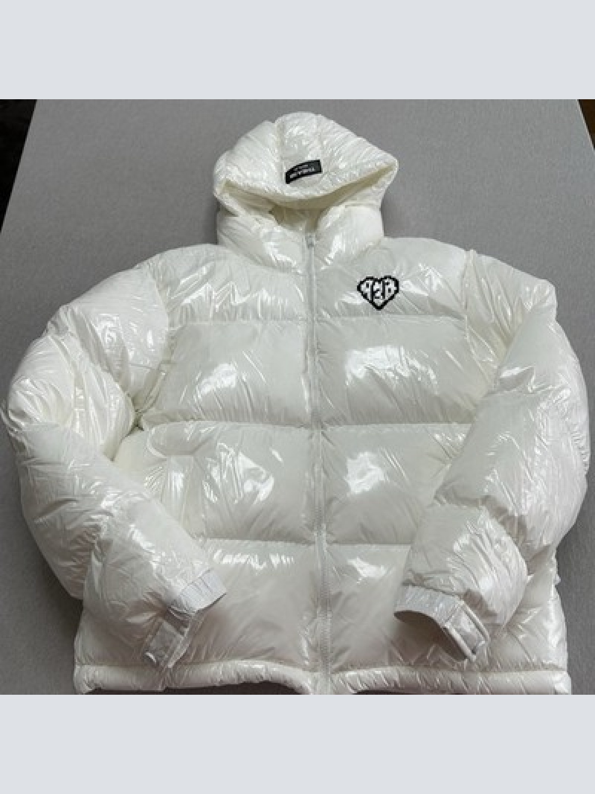 TheA3B Verse Logo Puffer Jacke Weiß Größe XS Neu mit Etikett WINTERSALE!