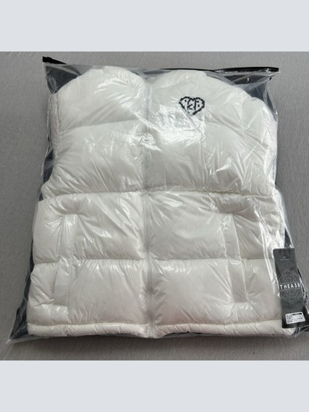 TheA3B Verse Logo Puffer Jacke Weiß Größe XS Neu mit Etikett WINTERSALE!