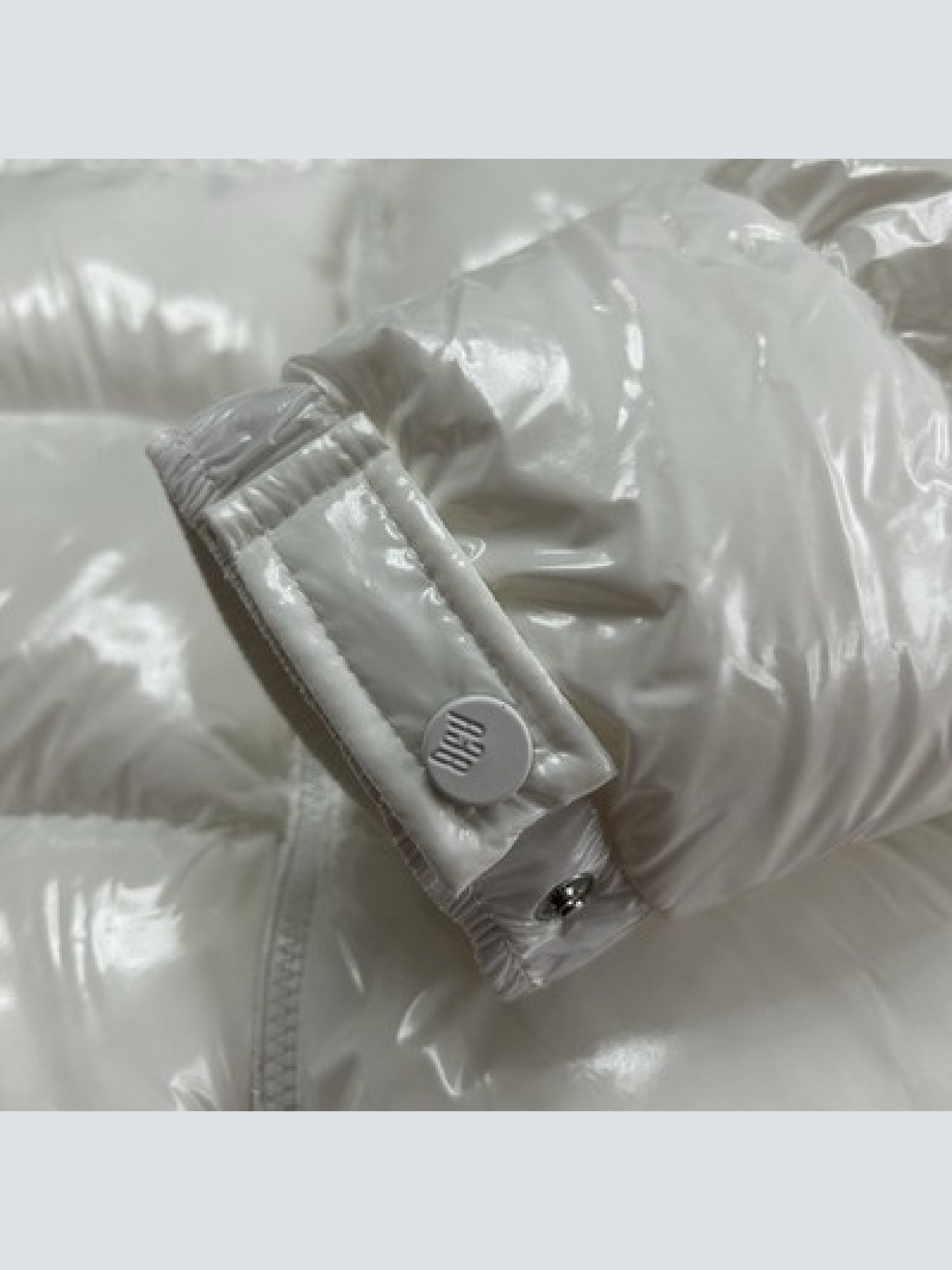 TheA3B Verse Logo Puffer Jacke Weiß Größe XS Neu mit Etikett WINTERSALE!