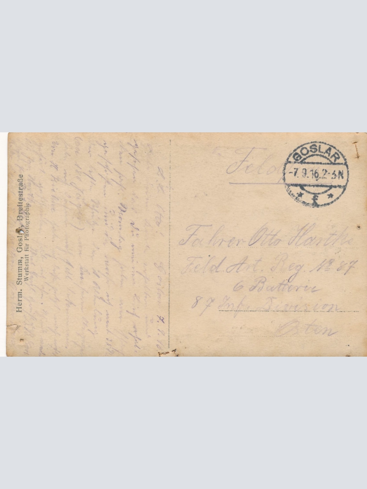 AK Militaria fünf Soldaten trinken ein Bier Ansichtskarte (18087)