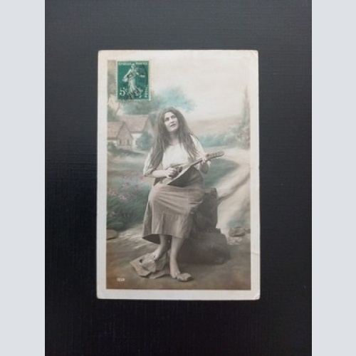 Frau Mit Mandoline 30014 Gr