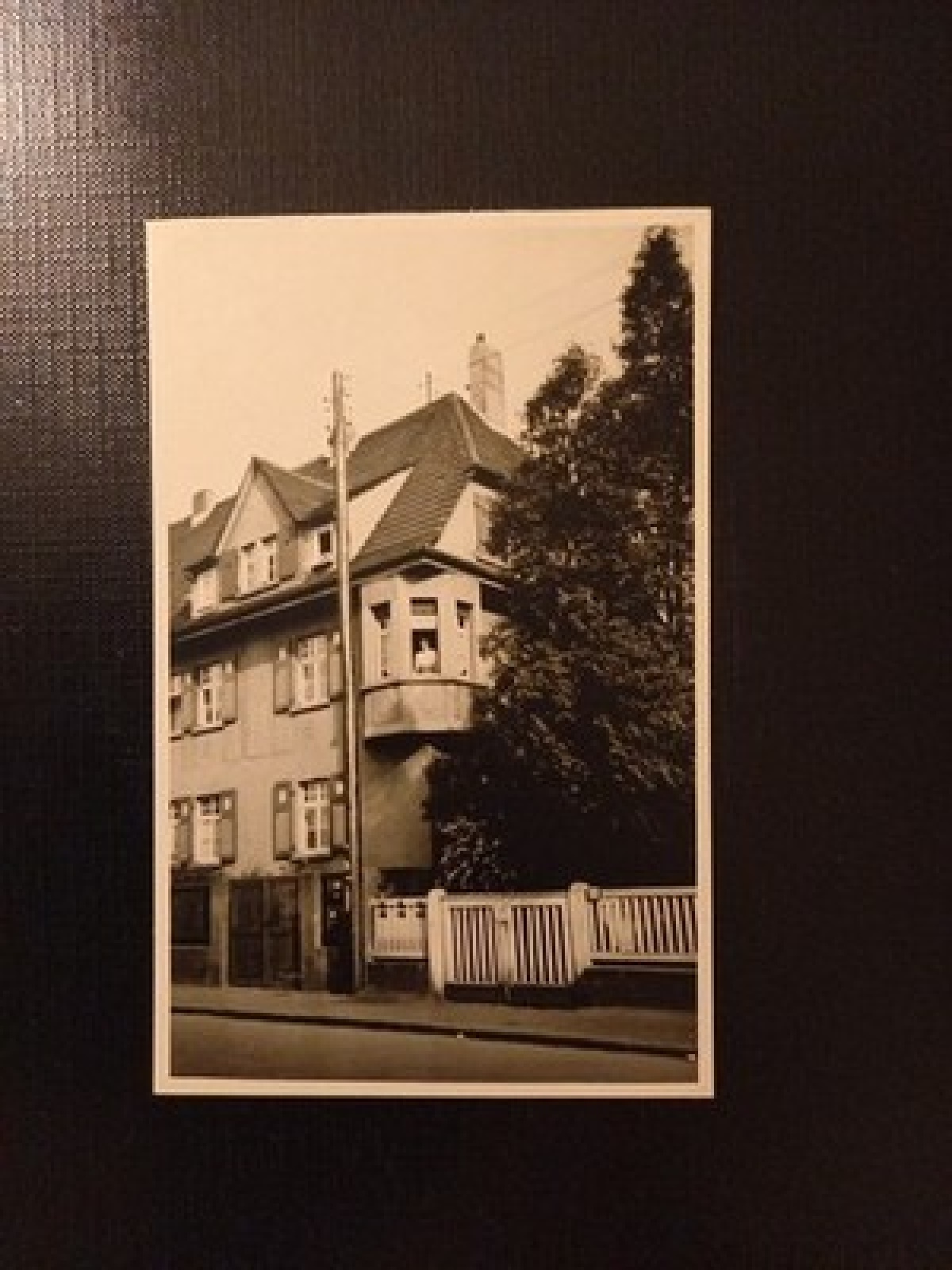 Frau Am Fenster 400364 Gr