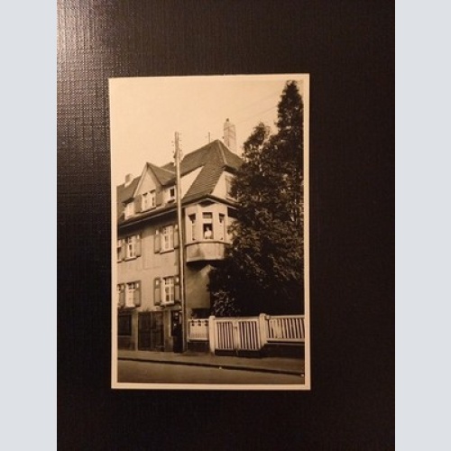 Frau Am Fenster 400364 Gr