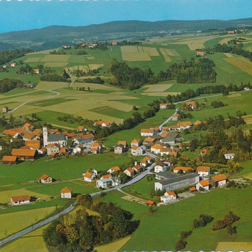 AK aus Enzenkirchen Oberöst. Ansichtskarte (18693)