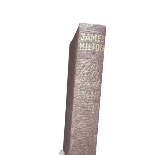 Wir sind nicht allein : Roman James Hilton. [Berecht. Übertr. v. Elisabeth Schna