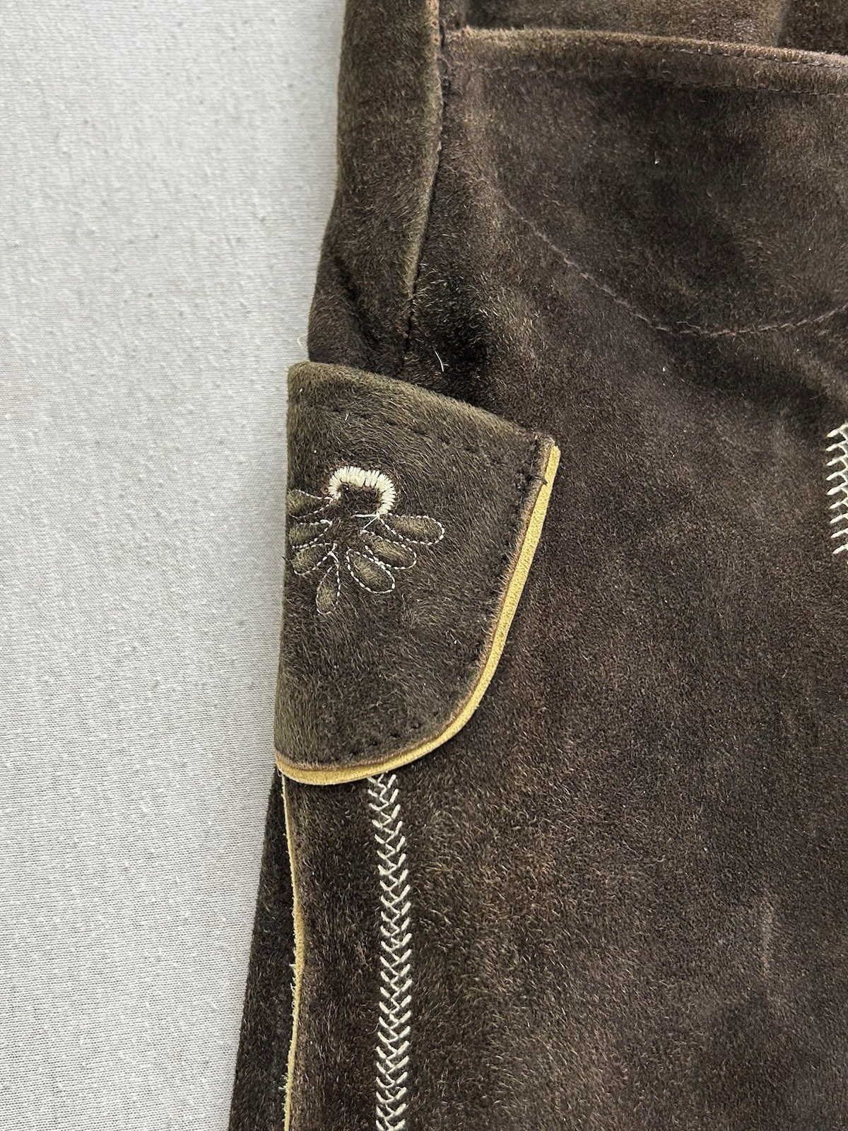 Kurze Lederhose Wild&Wald Qualitätsbekleidung Größe 48 100% Leder Tracht