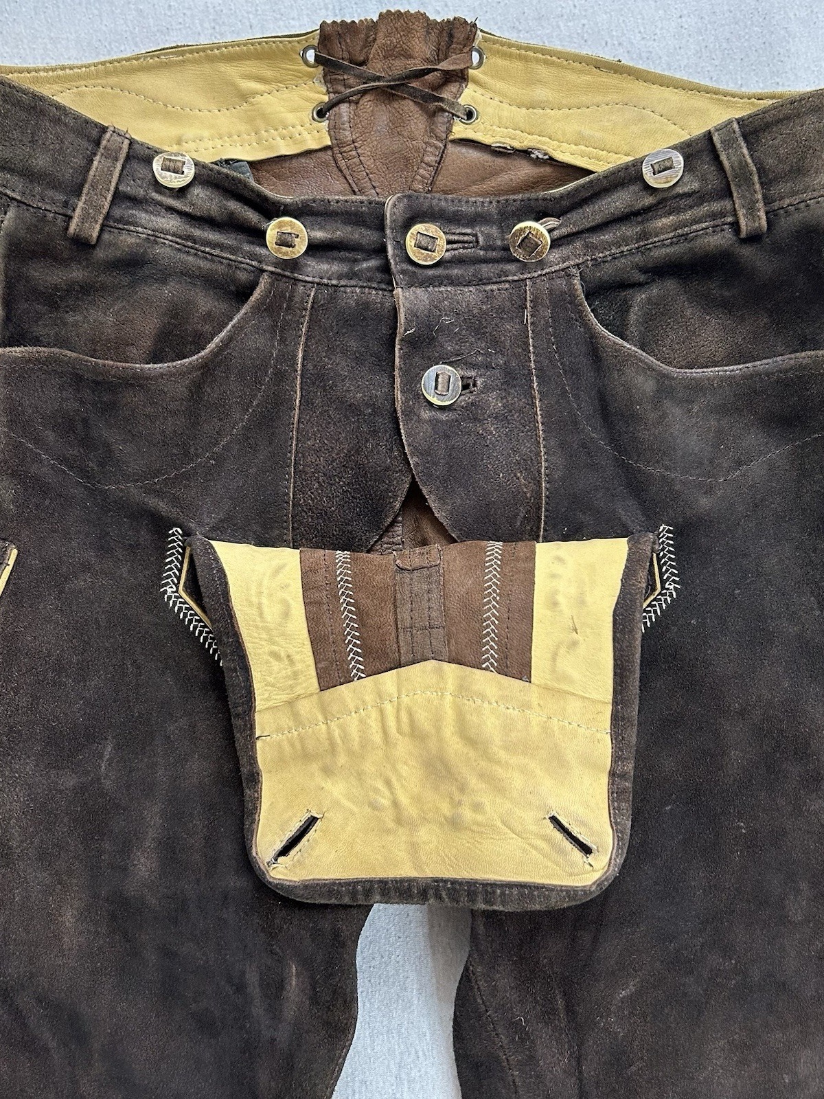 Kurze Lederhose Wild&Wald Qualitätsbekleidung Größe 48 100% Leder Tracht