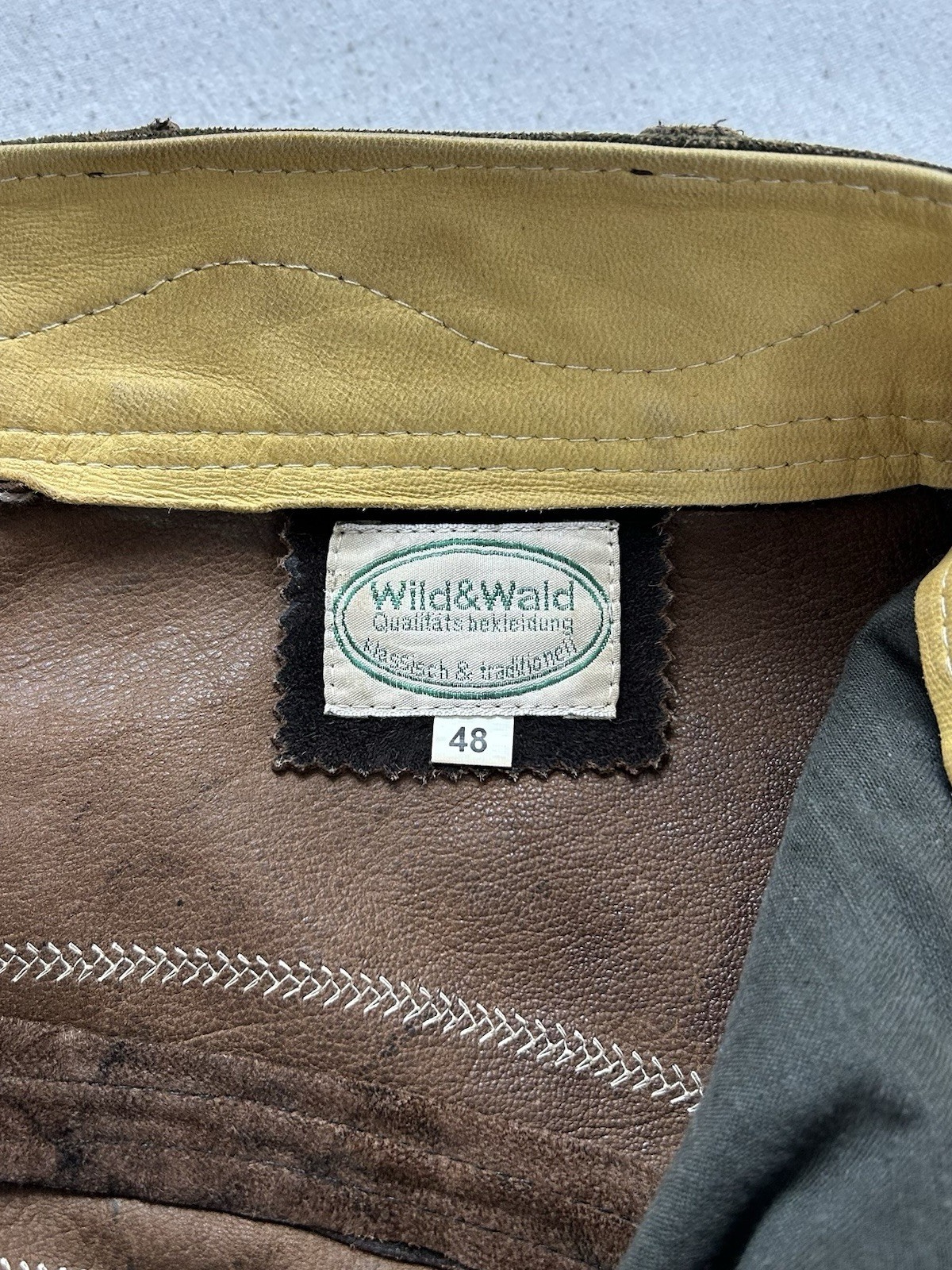 Kurze Lederhose Wild&Wald Qualitätsbekleidung Größe 48 100% Leder Tracht