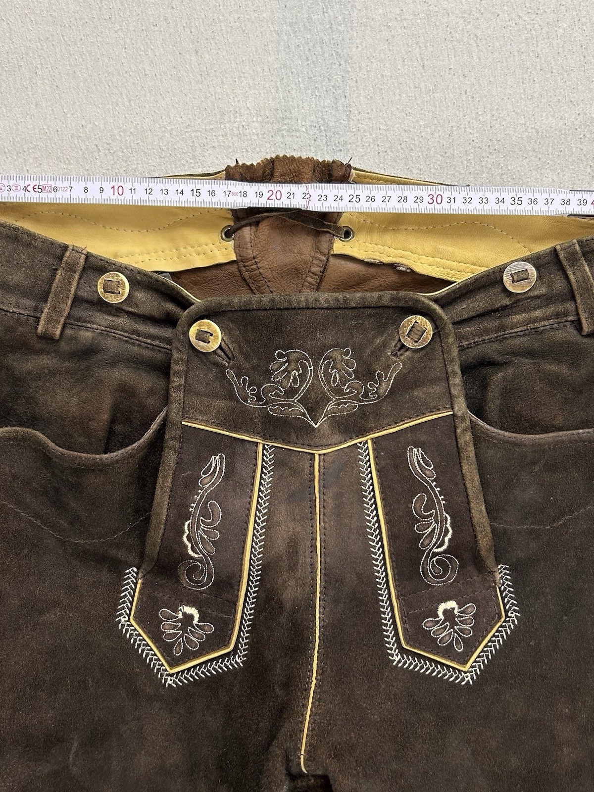 Kurze Lederhose Wild&Wald Qualitätsbekleidung Größe 48 100% Leder Tracht