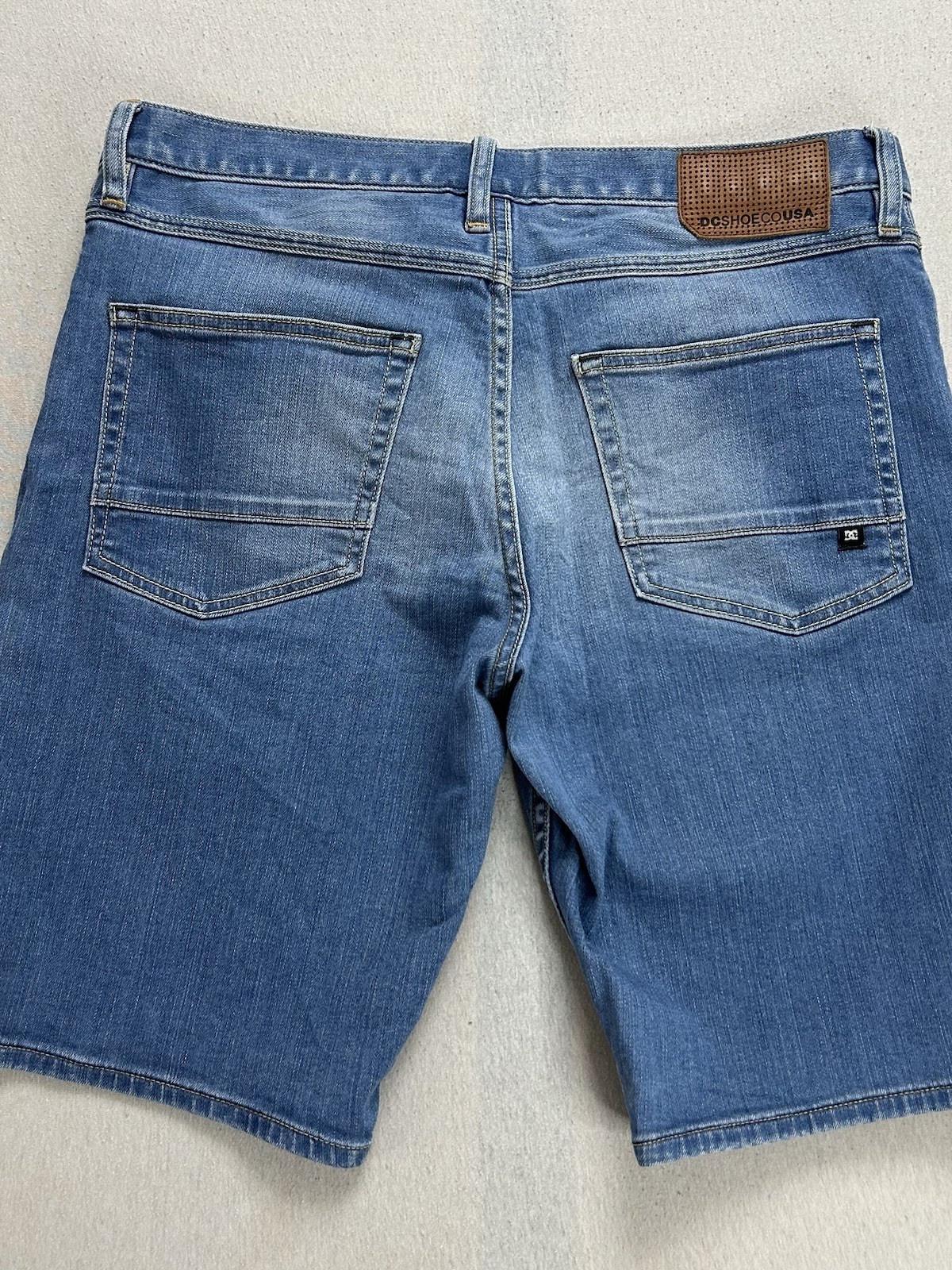 DC Shoes Jeans Shorts Herren Größe W34 Blau Bermudas Skater Maße auf Fotos