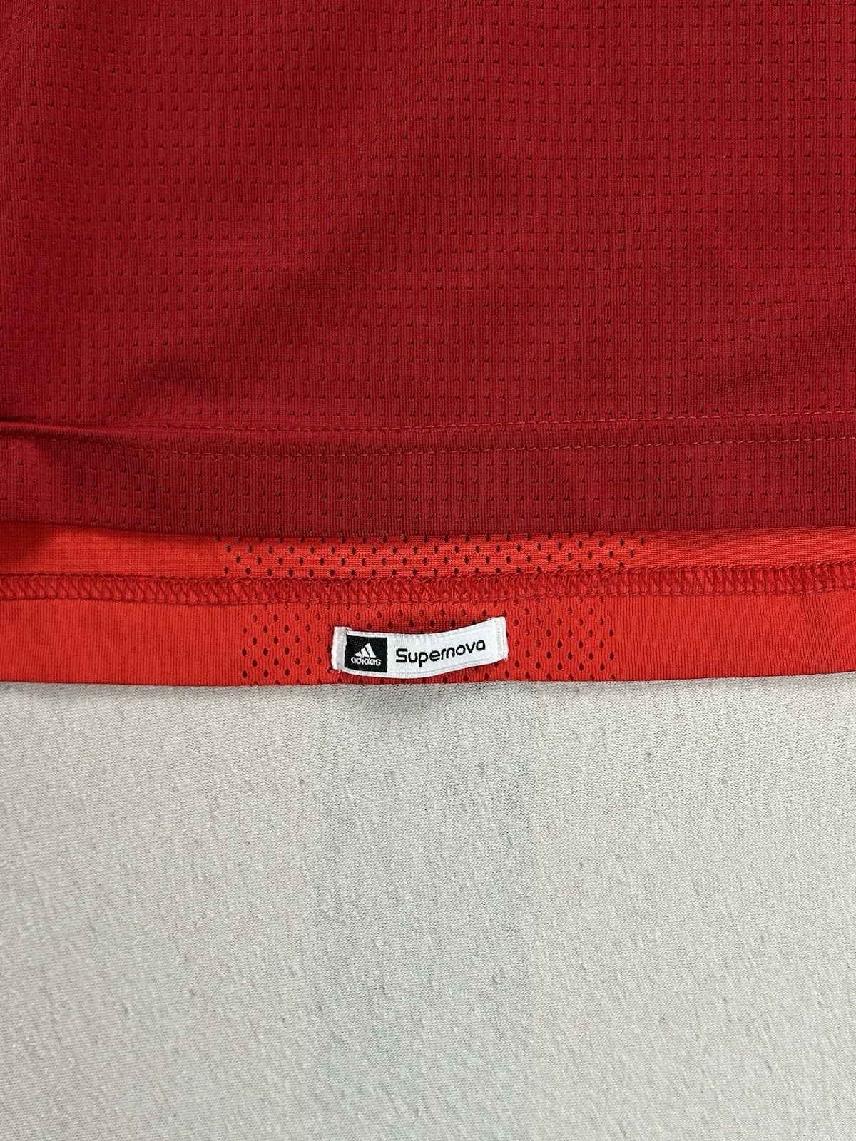 Adidas Supernova Clima365 Langarm Sweatshirt | Größe M | Rot | Maße auf Fotos