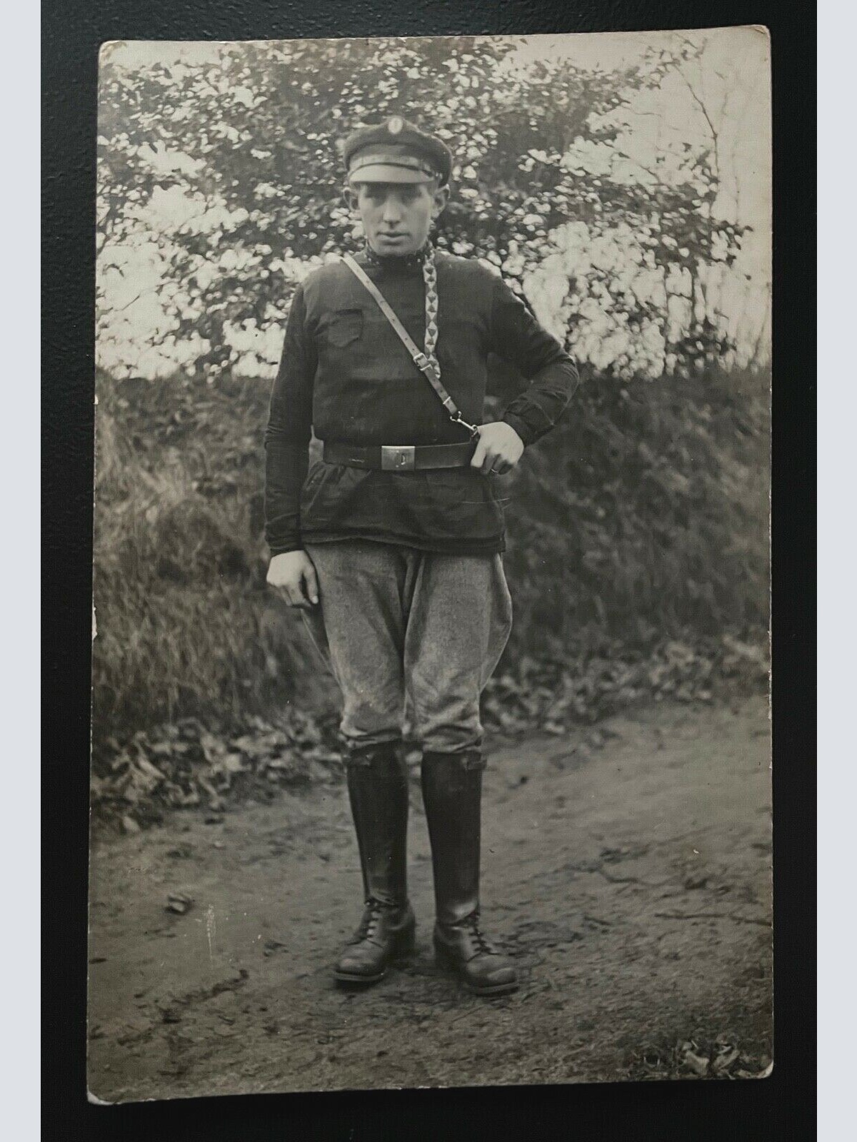 Porträt Soldat Uniform Schirmmütze Stiefel Gürtel Militär Krieg 402443