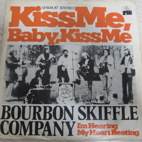 Single /  Bourbon Skiffle Company ?– Kiss Me, Baby, Kiss Me / DE PRESS / RAR /