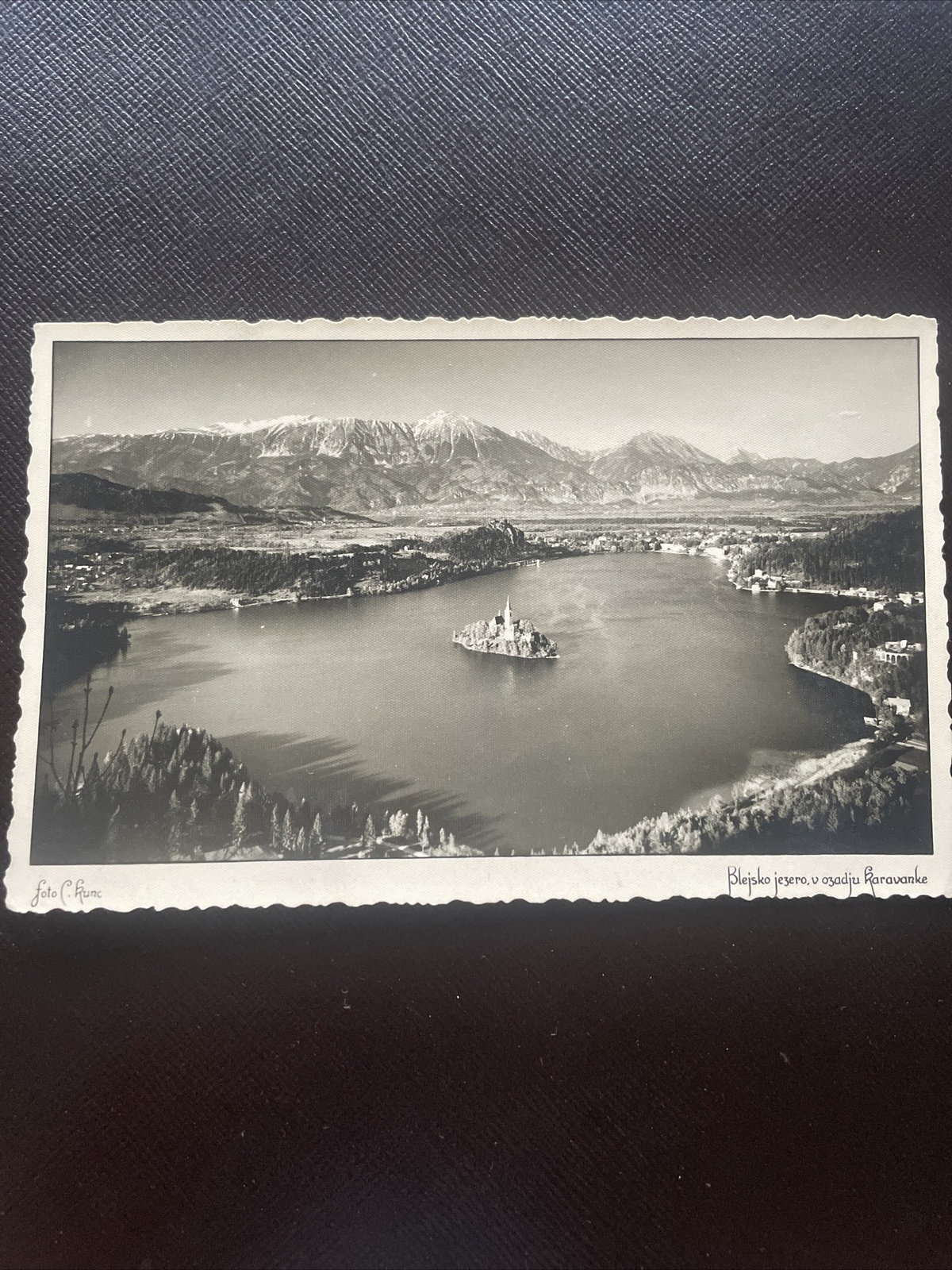 Blejsko jeservo, v ozadju karavanke, See 400739 DN A