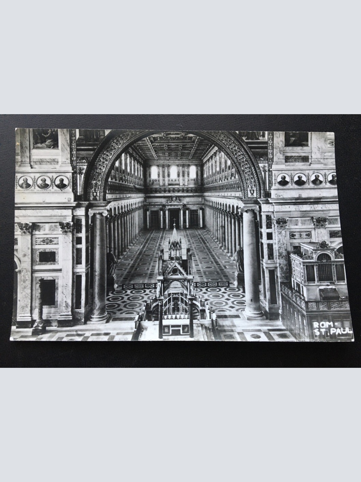 Rom - St. Paul - Innenansicht - Italien 400301 TH