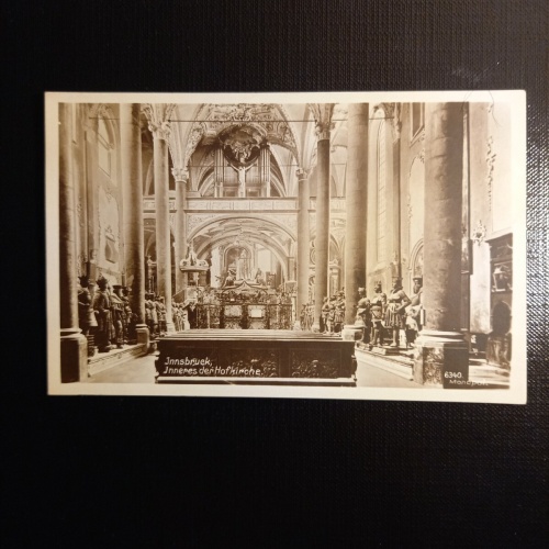 Innsbruck Inneres der Hofkirche 400314 gr F