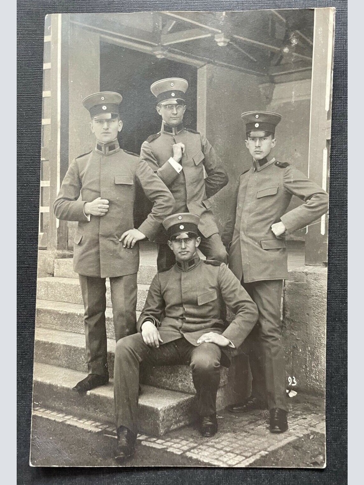 Porträt Gruppe Soldaten Uniform Schirmmütze Militär Krieg Grafenwöhr 410106 TH