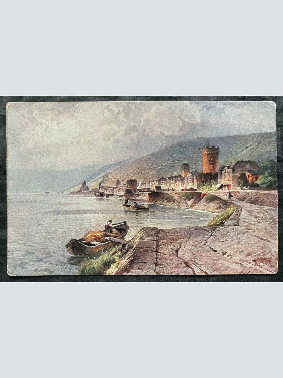 Rüdesheim Rhein Ufer Boot Turm Stadt Gebäude Berg Hessen Deutschland 410129 TH D