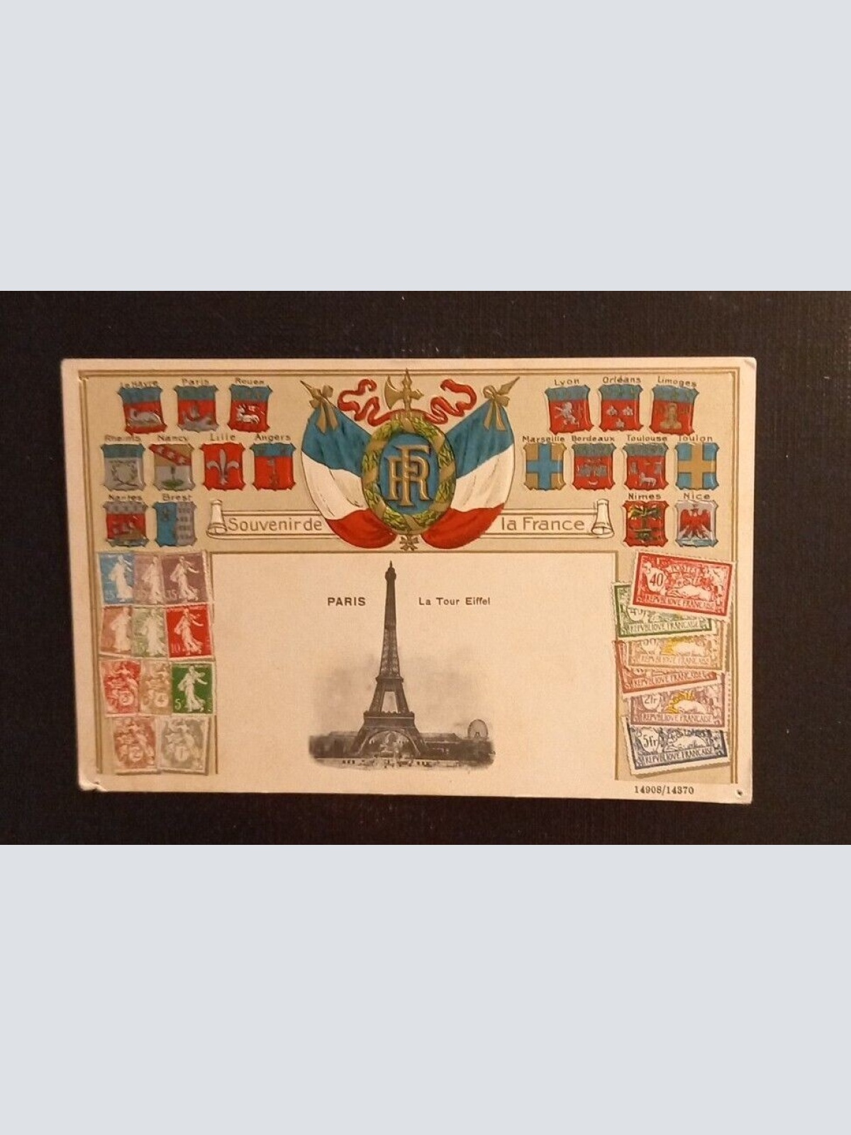 Ansichtskarte Frankreich Paris La Tour Eiffel Flaggen Briefmarken 600793A Ga G