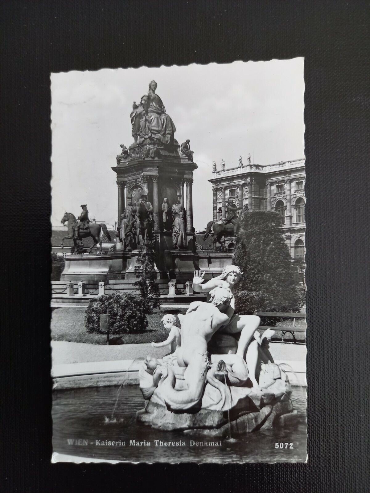 Ansichtskarte Wien, Maria Theresia Denkmal 400453 gr F