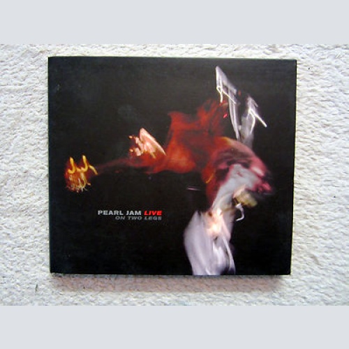 CD / PEARL JAM / LIVE / ON TWO LEGS / 1998 /