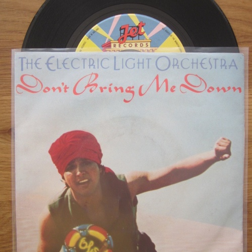Single / The Electric Light Orchestra – Don't Bring Me Down / NL   PRESS /