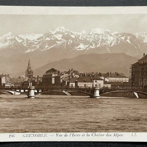 Grenoble Blick Isère Alpenkette Stadt Brücke Gebäude Kirche Frankreich 402623 C