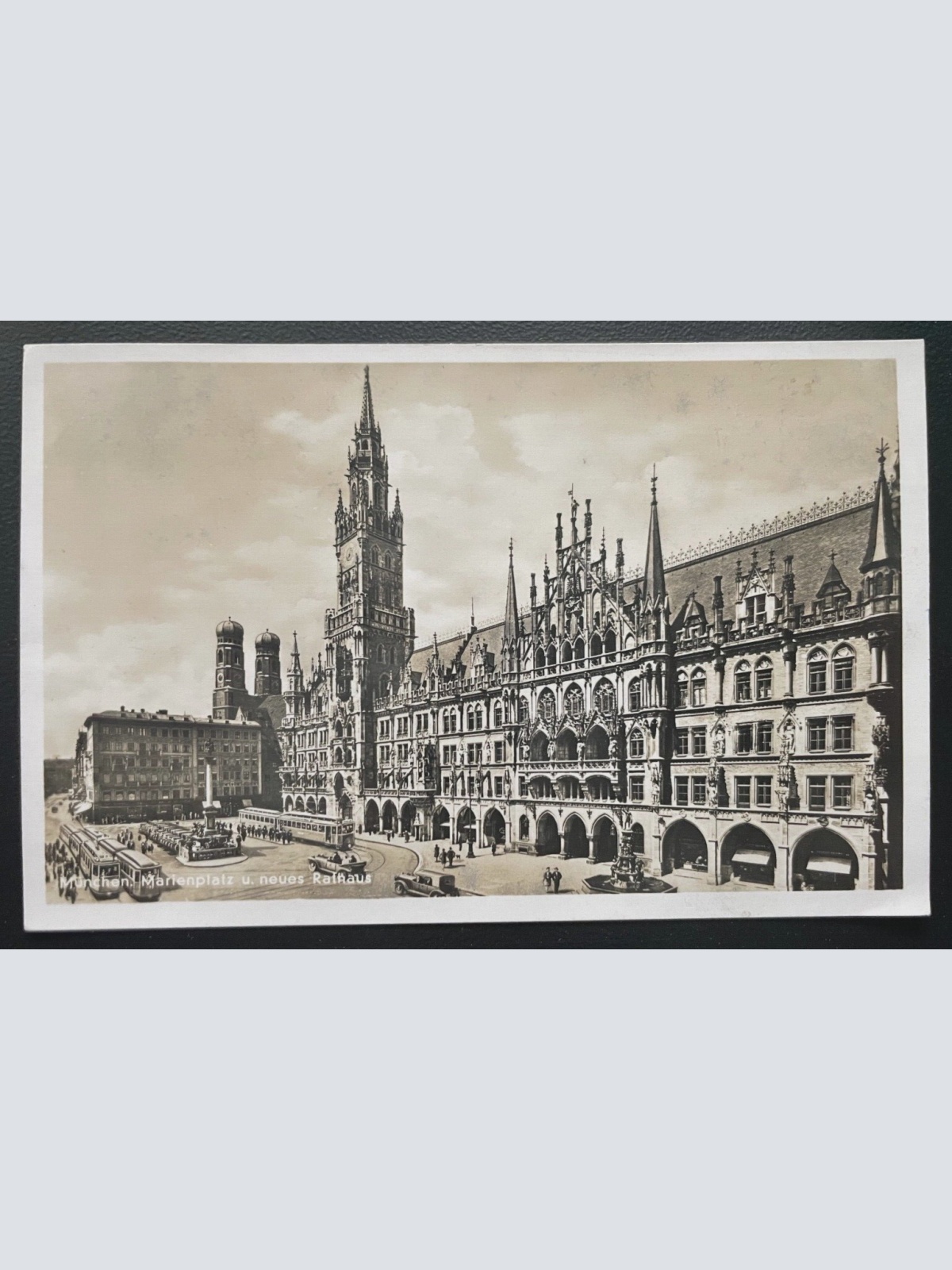 München Marienplatz Neues Rathaus Stadt Turm Bayern Deutschland 600142A TH D