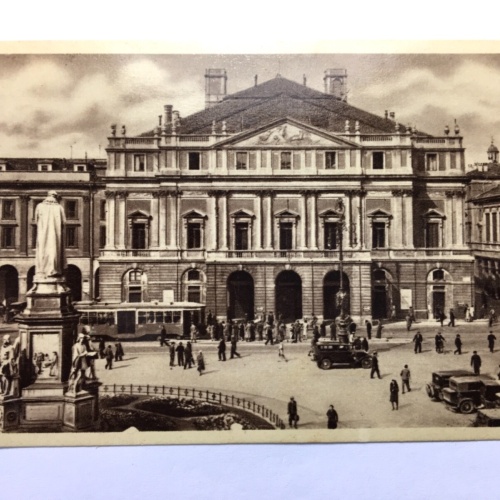 Mailand Milano - Piazza della Scala/Scala-Platz - Statue 50052 TH Shit