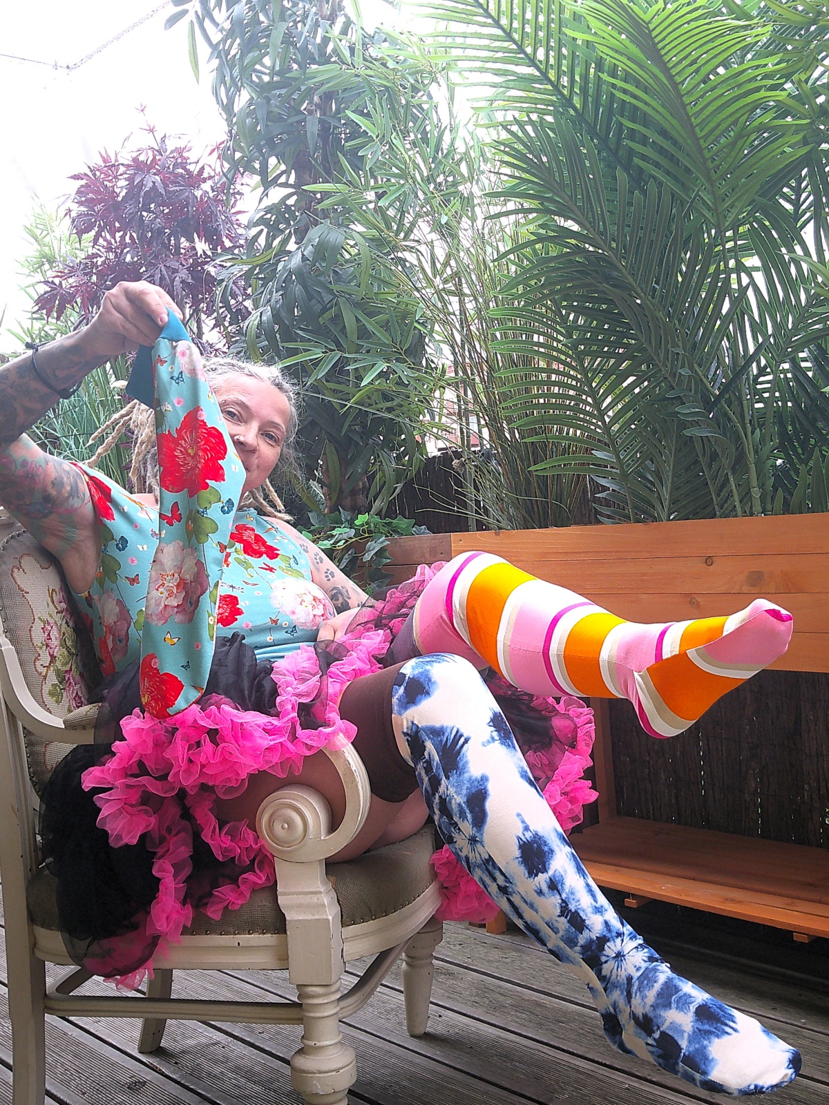 Overknee Strümpfe und Kniestümpfe bunt