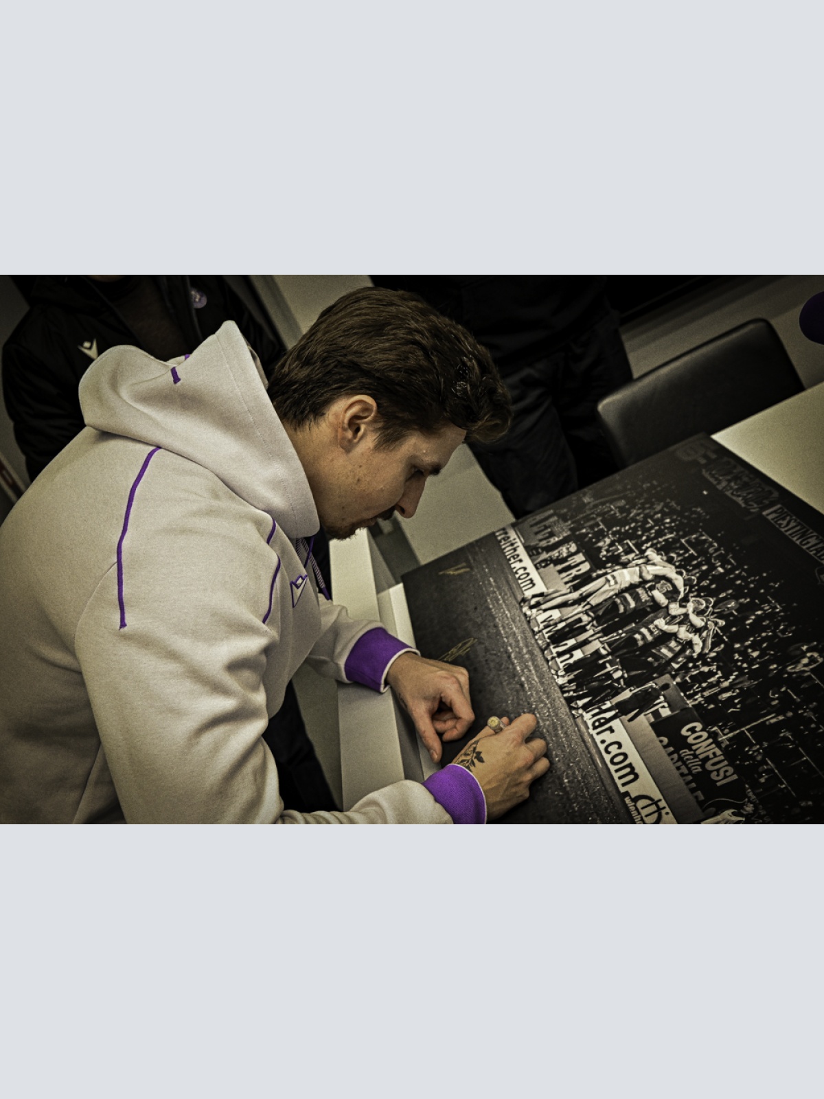 Ubuntu - Foto Mannschaft inkl. aller Unterschriften - Fine Art Print auf Leinwand (90x60)