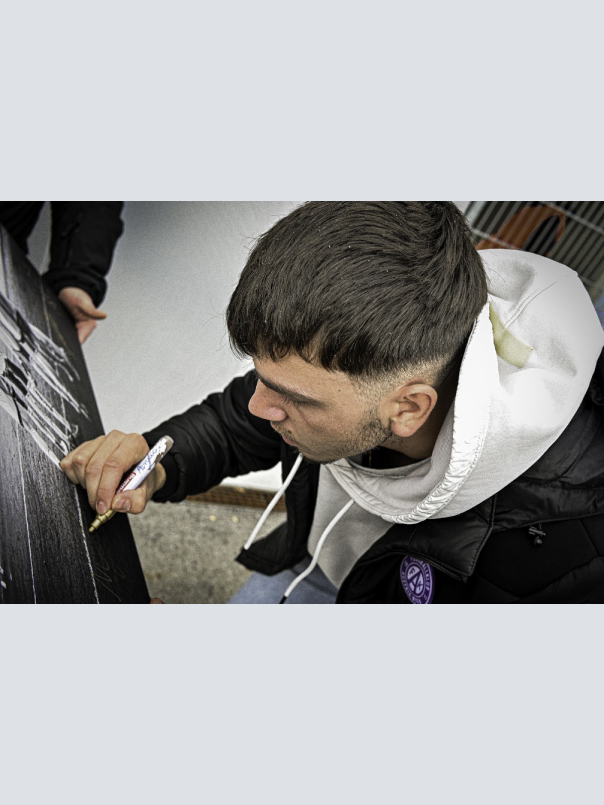 Jubel - Foto vom Torjubel beim Spiel in Innsbruck inkl. aller Unterschriften - Fine Art Print auf Leinwand (90x60)