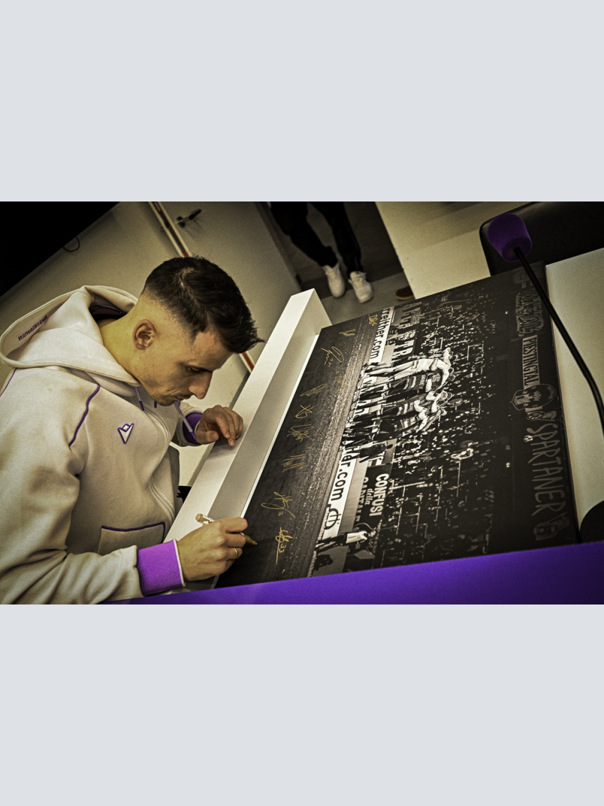 Ubuntu - Foto Mannschaft inkl. aller Unterschriften - Fine Art Print auf Leinwand (90x60)