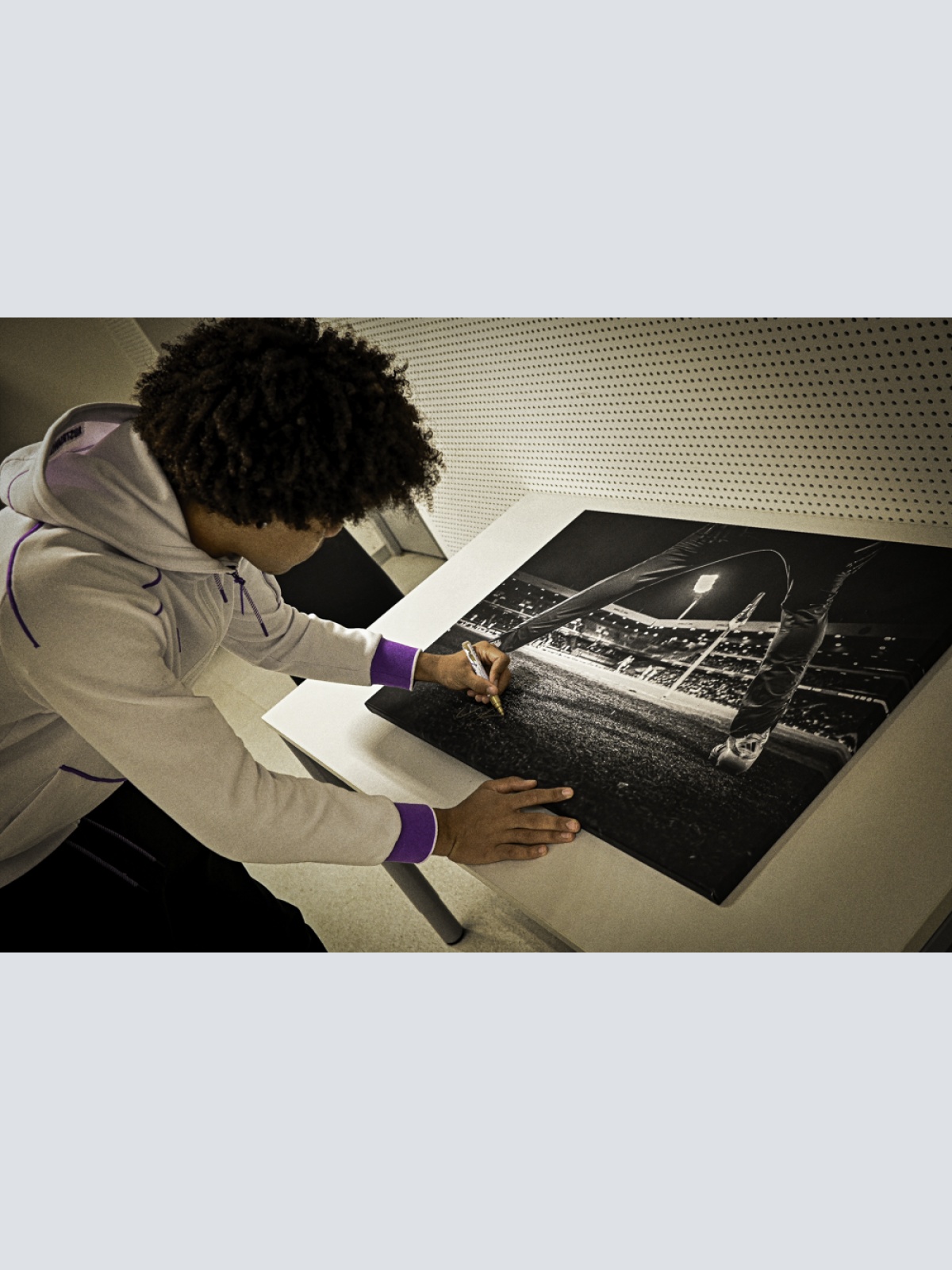 Ifi - Foto Ifeanyi Ndukwe inkl. Unterschrift - Fine Art Print auf Leinwand (90x60)