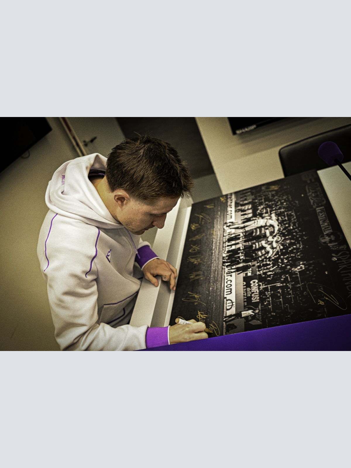 Ubuntu - Foto Mannschaft inkl. aller Unterschriften - Fine Art Print auf Leinwand (90x60)