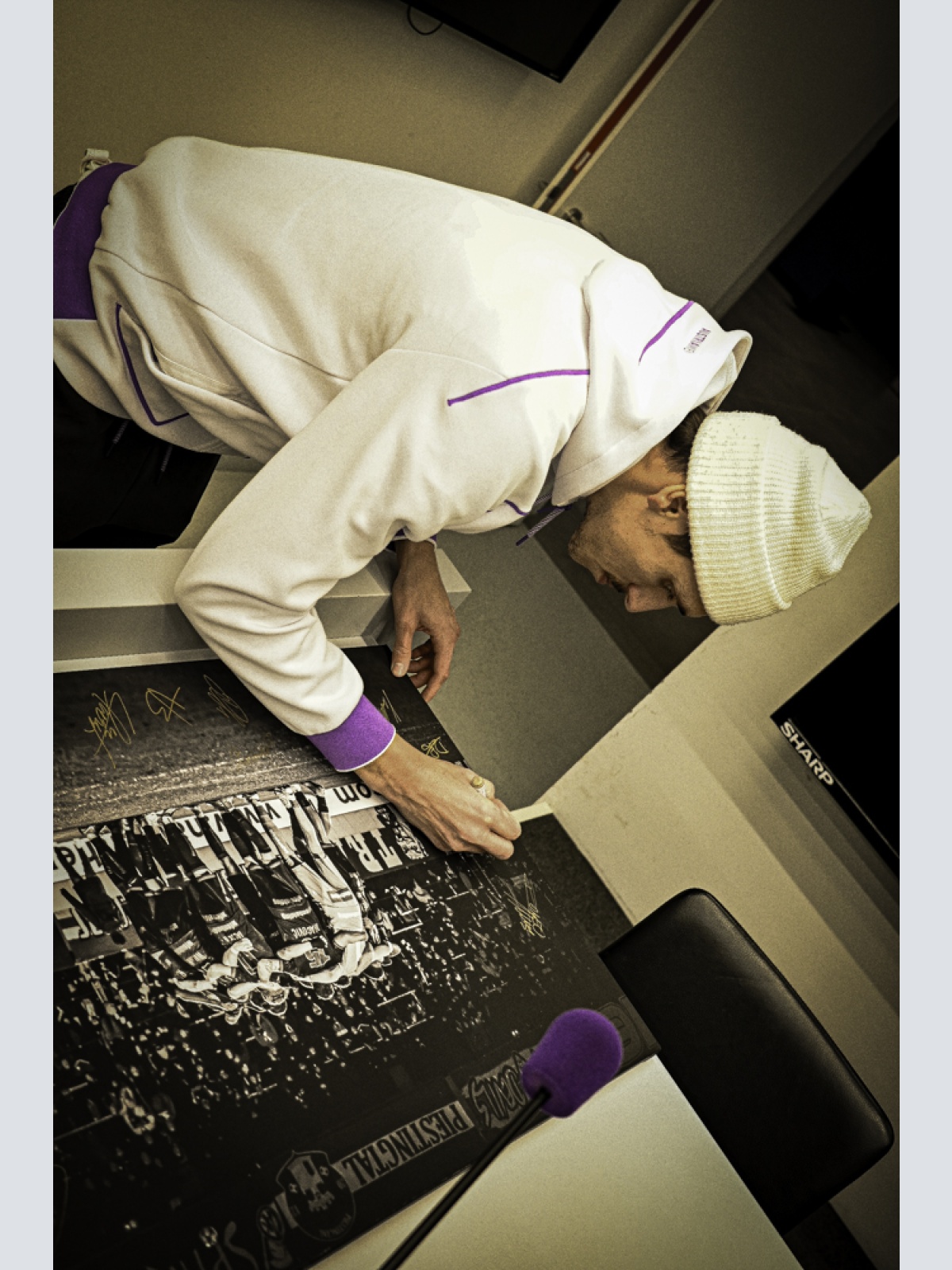 Ubuntu - Foto Mannschaft inkl. aller Unterschriften - Fine Art Print auf Leinwand (90x60)